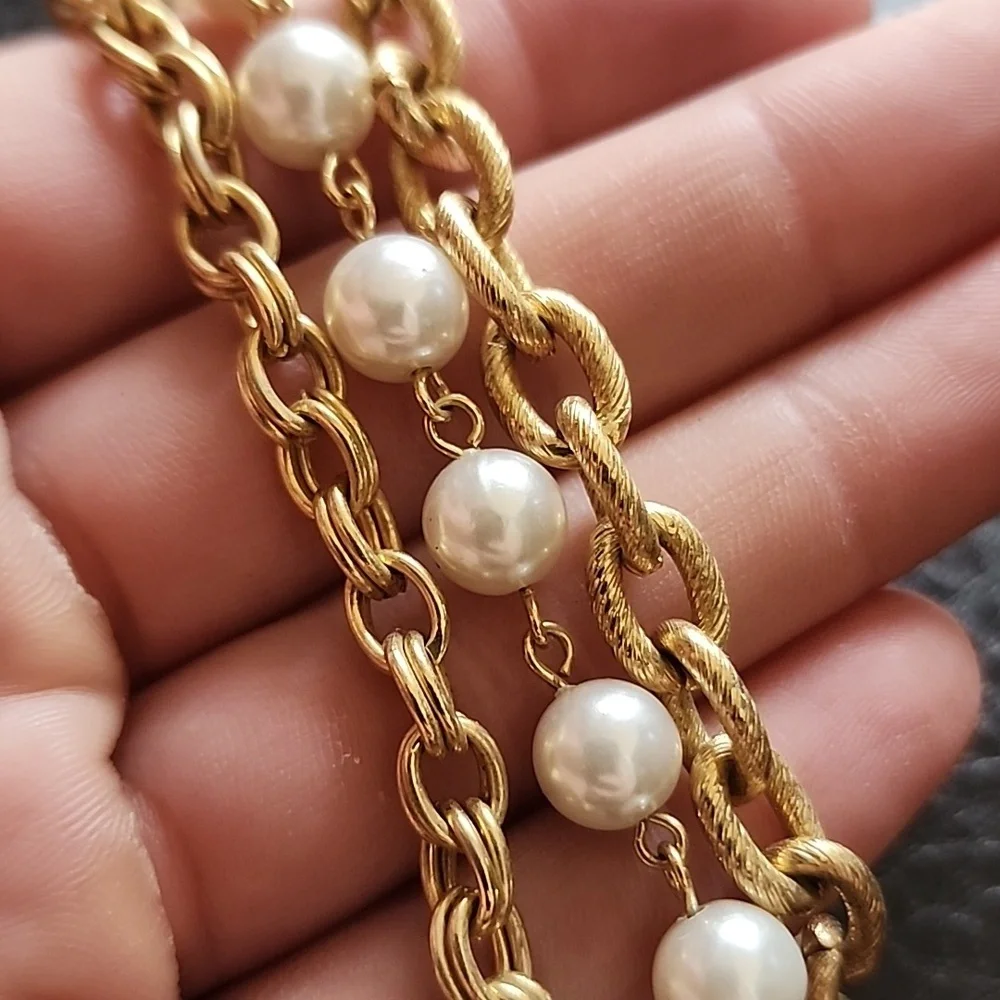 VTG Napier bracelet - Picture 3 of 7